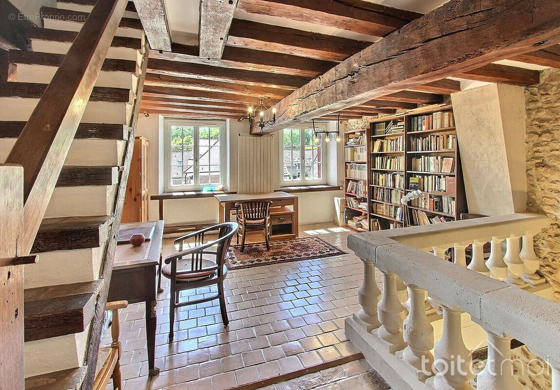 Maison à LA CELLE-LES-BORDES