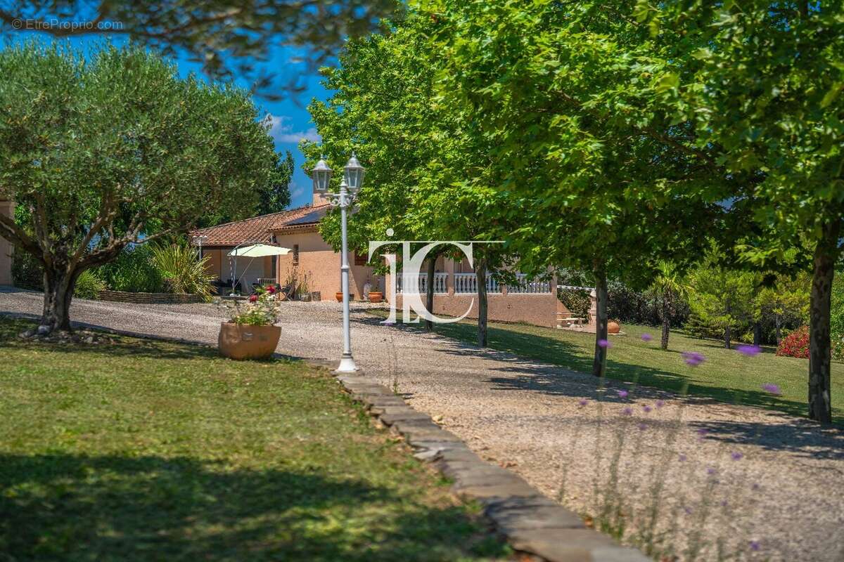 Maison à SAINT-JULIEN-DE-CASSAGNAS