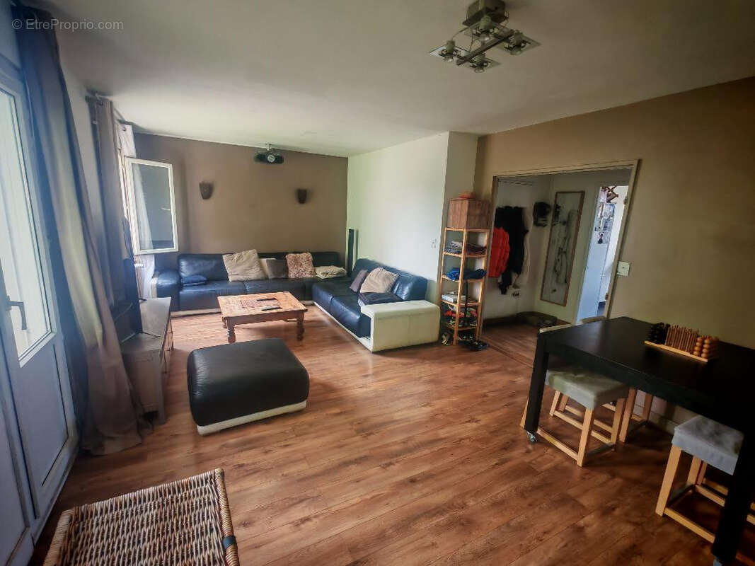 Appartement à SARTROUVILLE