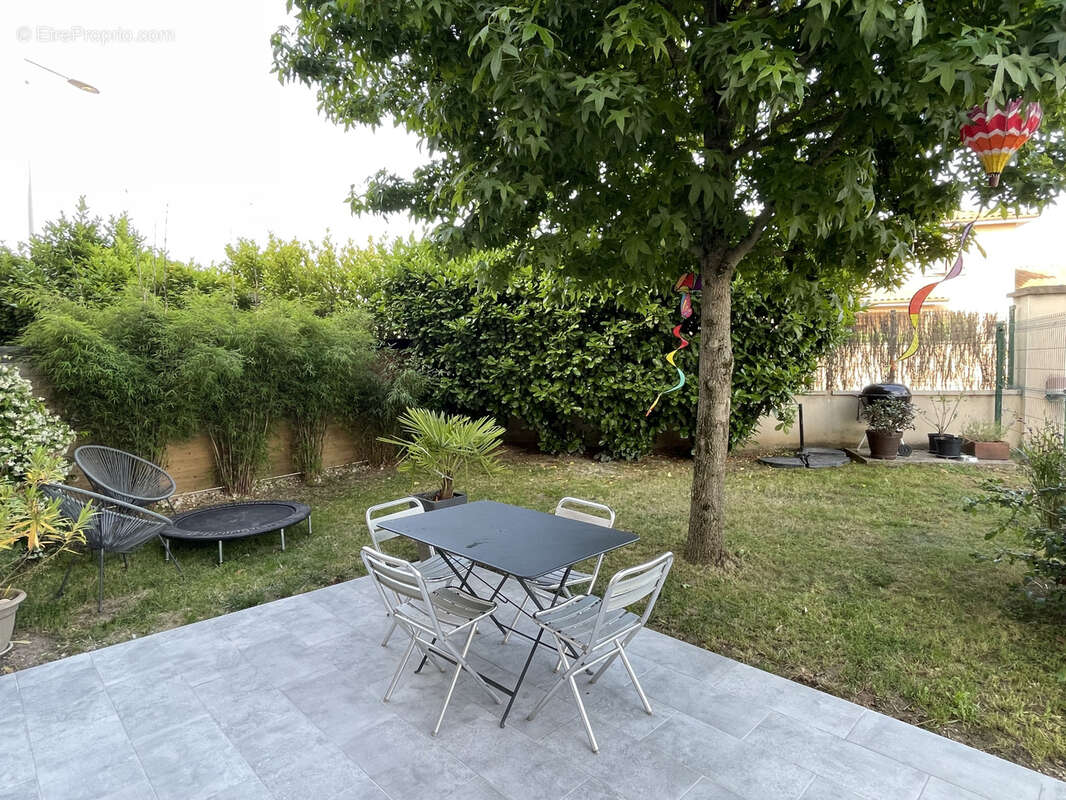 Appartement à CRAPONNE