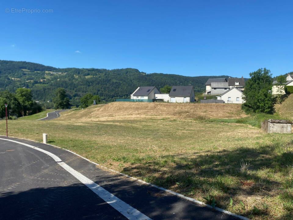 Terrain à CONDAT