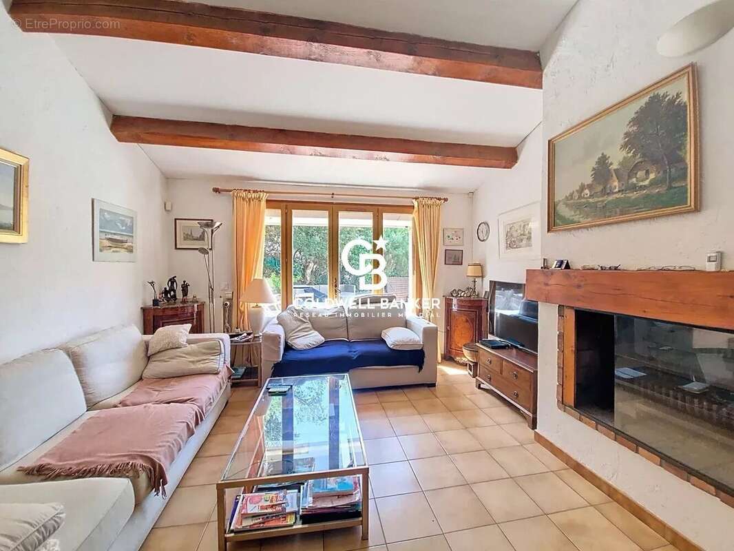 Maison à LES ISSAMBRES