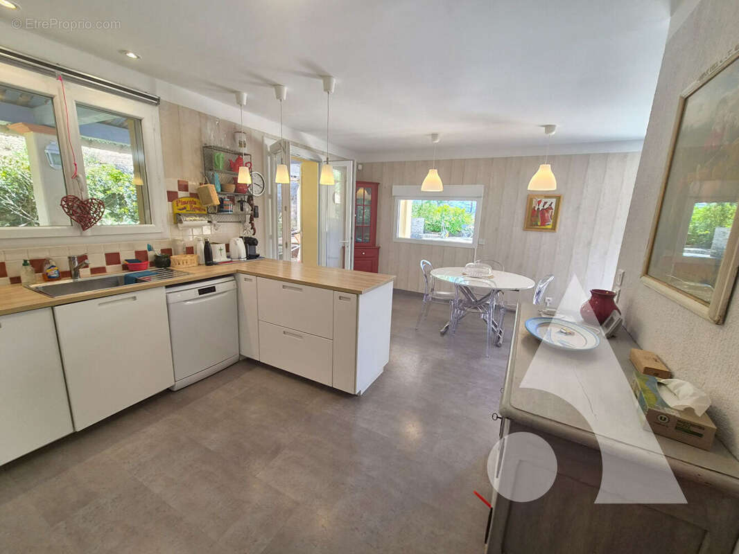 Maison à FLASSANS-SUR-ISSOLE