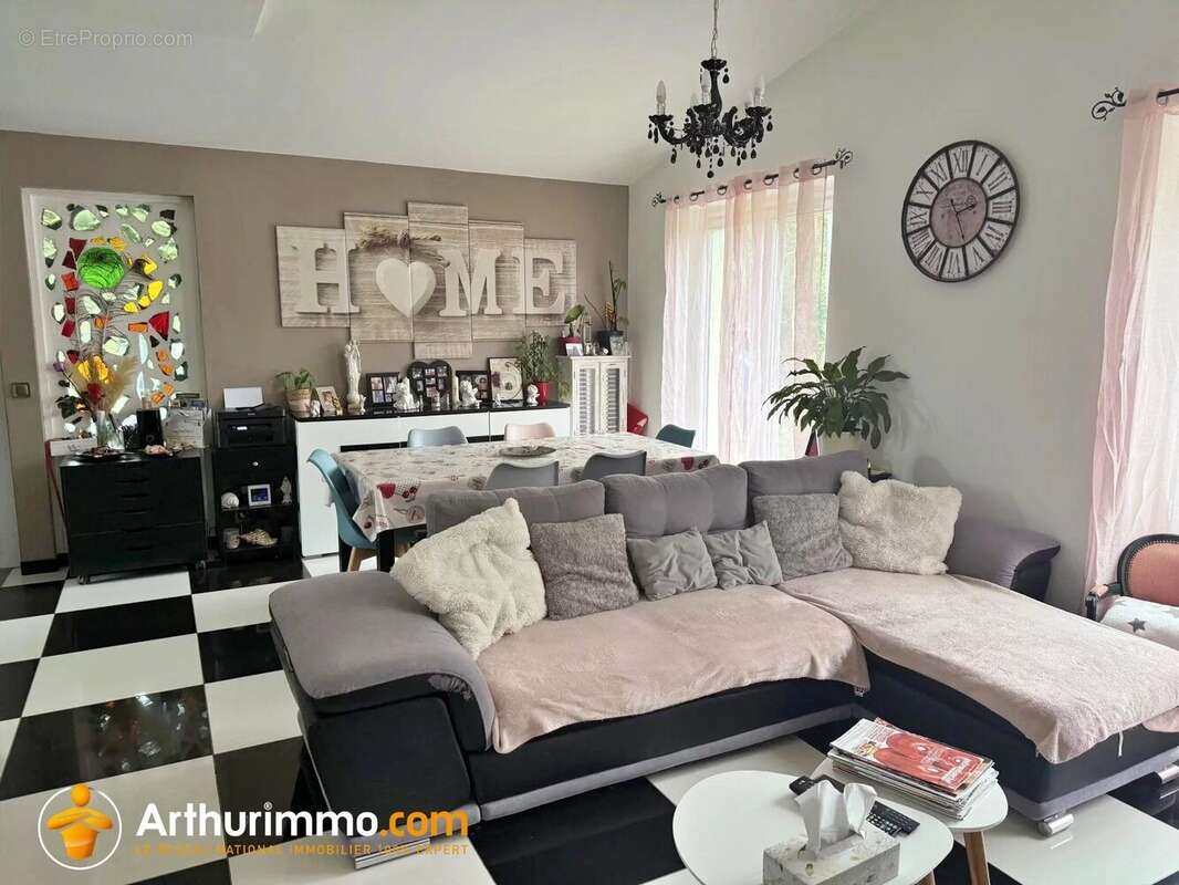 Maison à IVRY-LA-BATAILLE