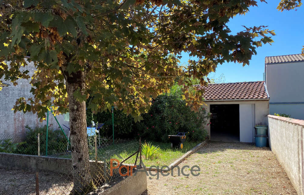 Maison à VAUX-SUR-MER