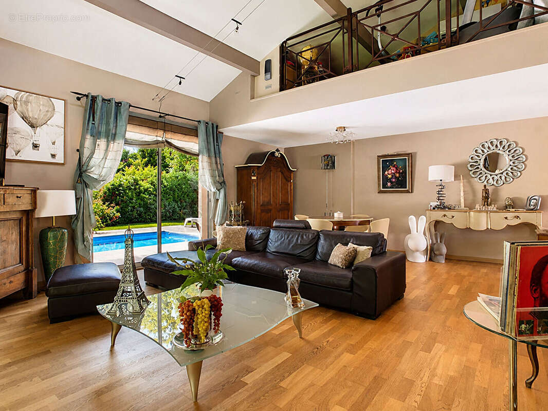 Maison - T6 - 138 m² - photo 6
