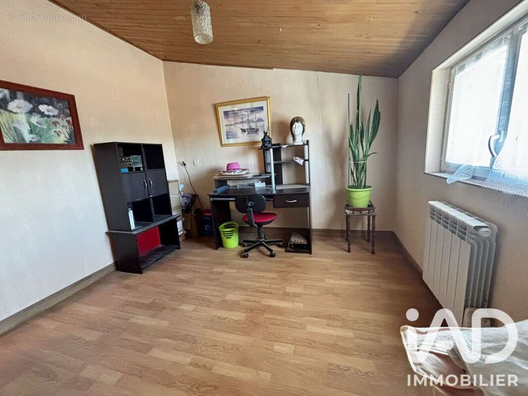 Maison 180 m² à L'eguille  - photo 5
