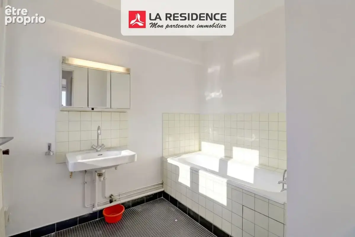 Appartement 4 pièces 80 m² à vendre à Chatou (78400) - photo 8