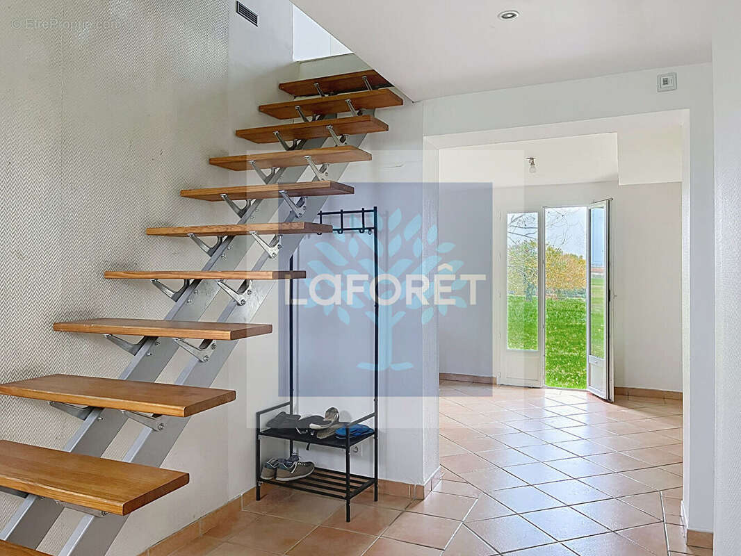 Maison à SAINT-CIERS-SUR-GIRONDE