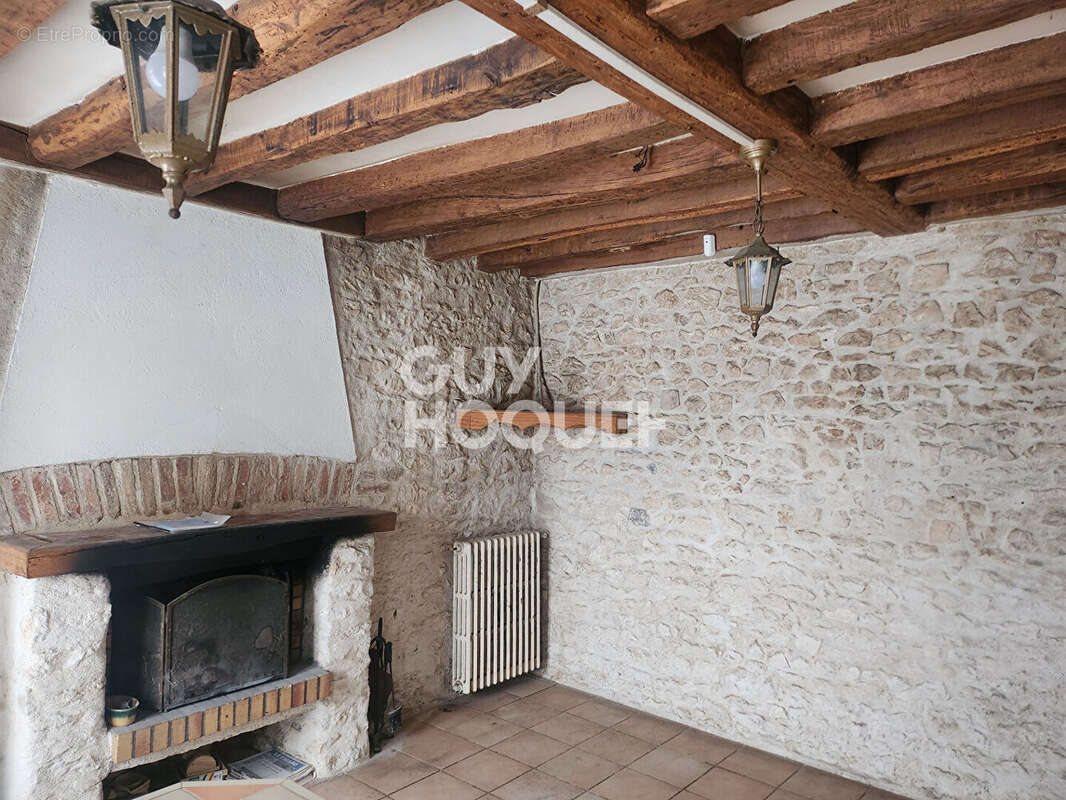 Maison à CHENOISE