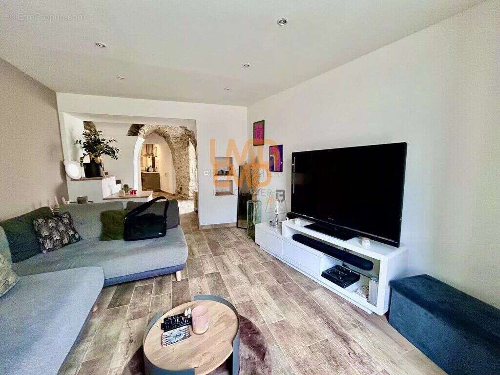 Maison à CAVEIRAC