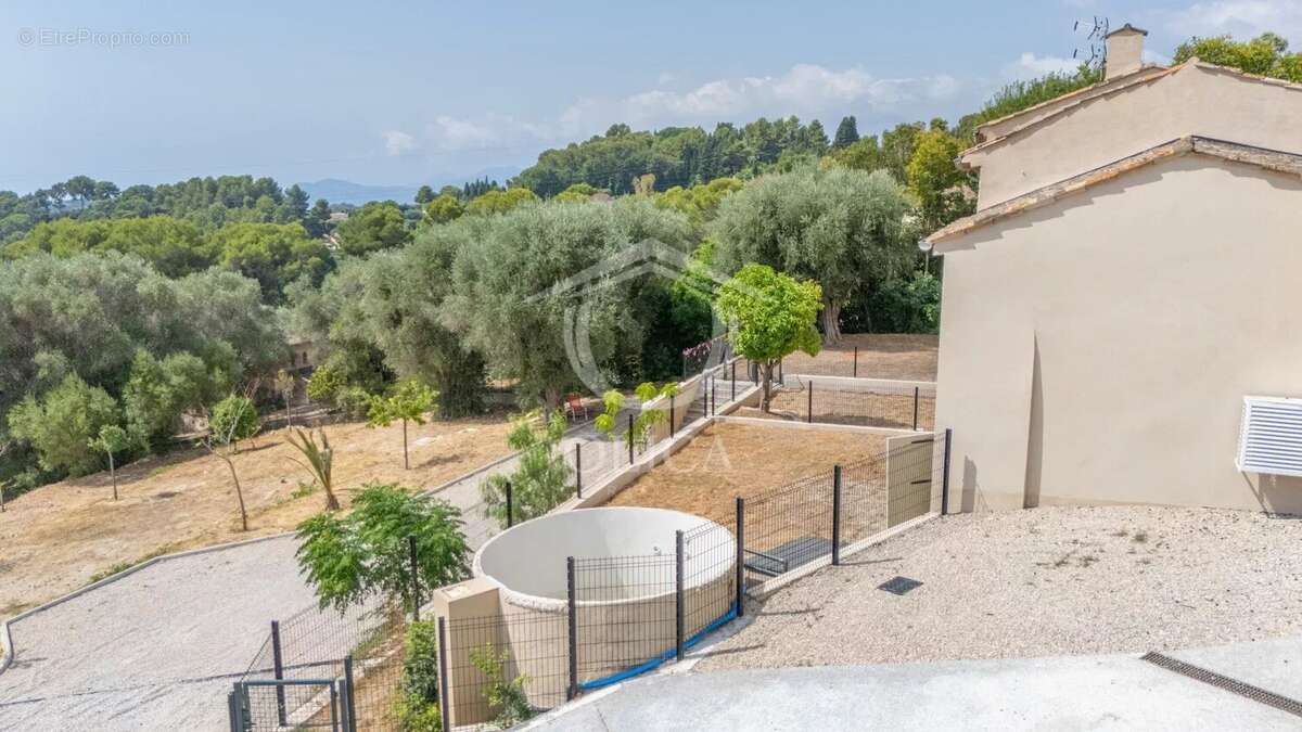 Mougins – pibonson – maison mitoyenne 3 pièces avec jardin, piscine et 2 stationnements - photo 3