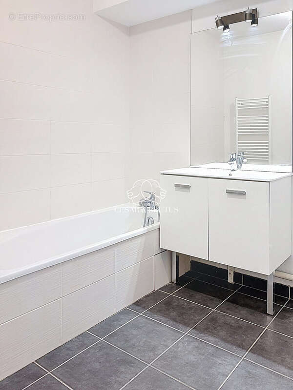 Appartement à NEUVILLE-SUR-SAONE