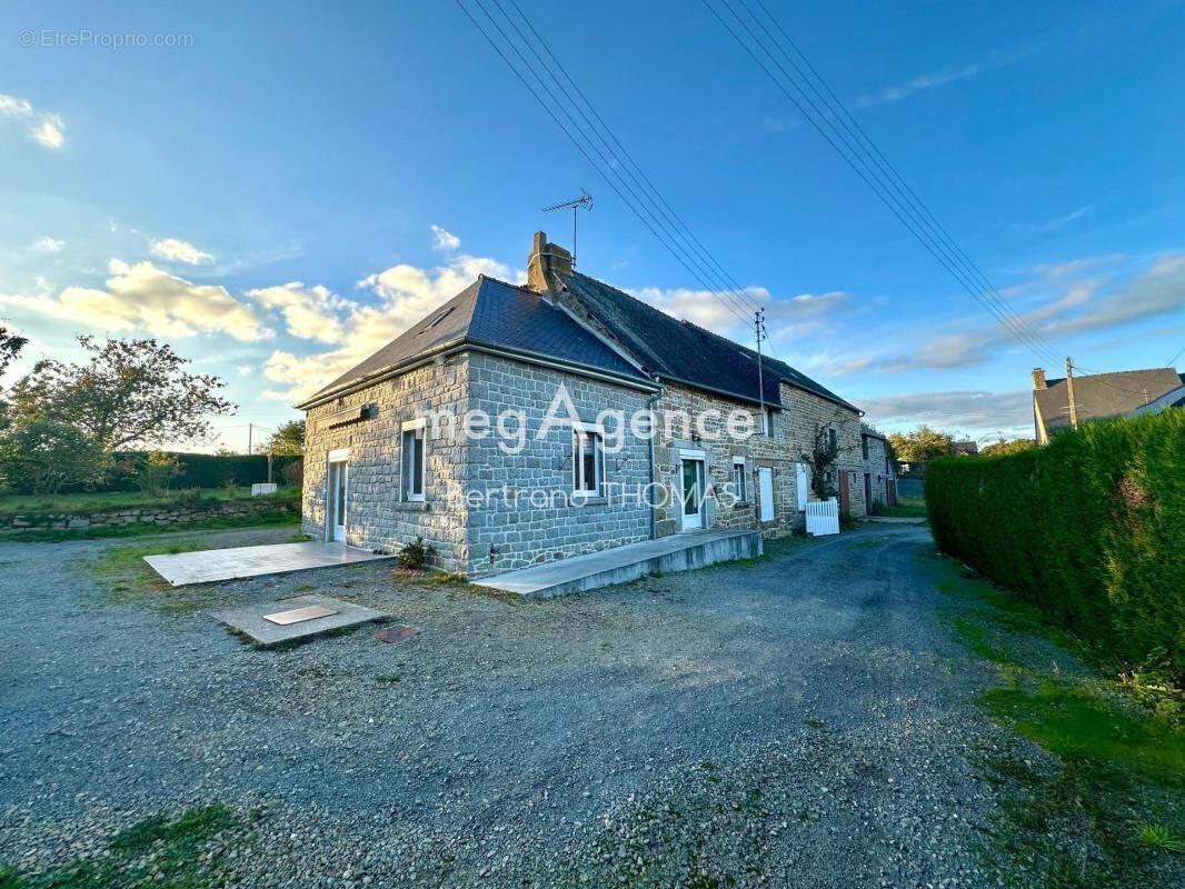 Maison à SAINT-SAUVEUR-DES-LANDES