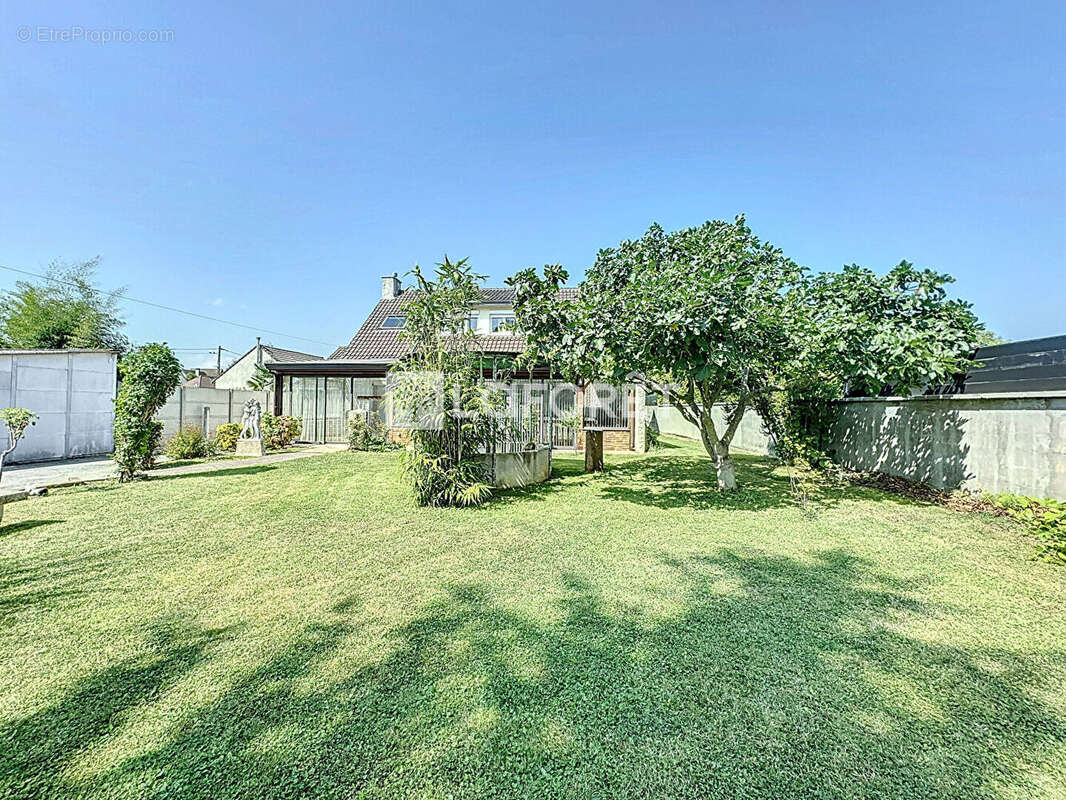 Maison à CHAUMONTEL