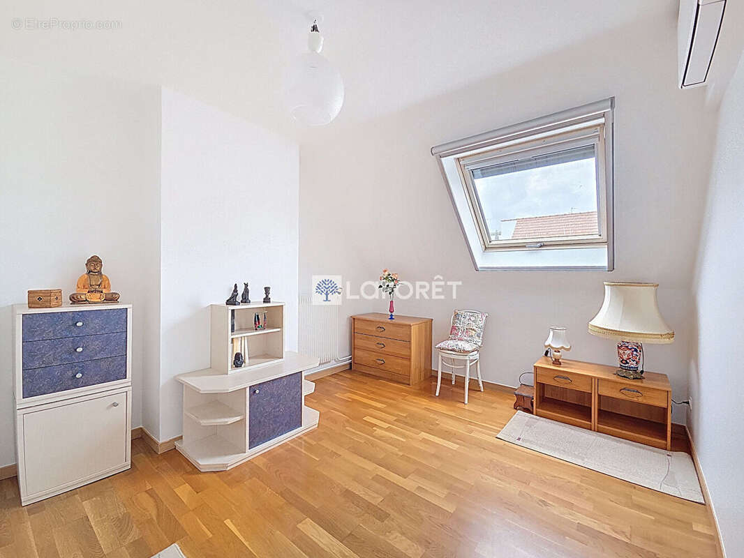 Maison à L'HAY-LES-ROSES