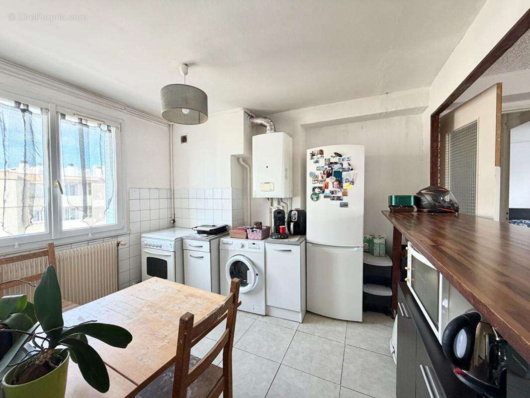 Appartement à LYON-8E