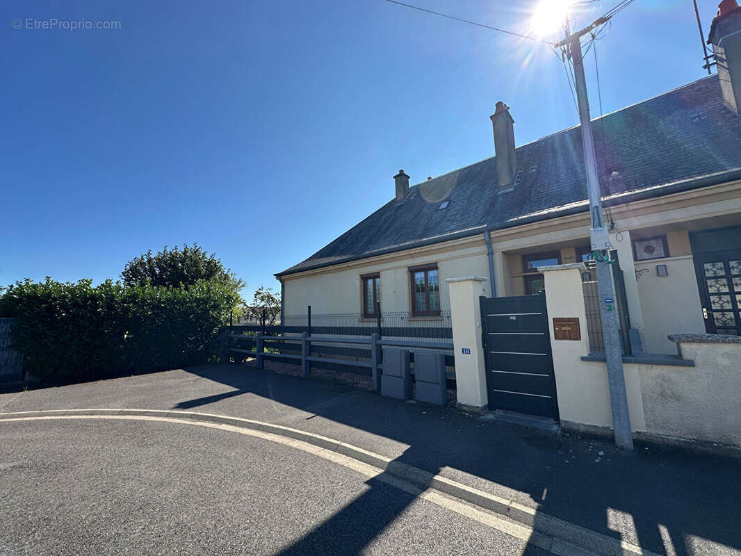 Maison à VARENNES-VAUZELLES