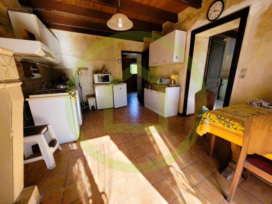 Maison à SAINT-BONNET-SUR-GIRONDE