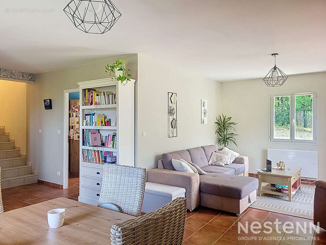 À vendre : Maison contemporaine de 153 m² avec demi-sous-sol à Gondrin, sur terrain de 3500 m² - photo 8
