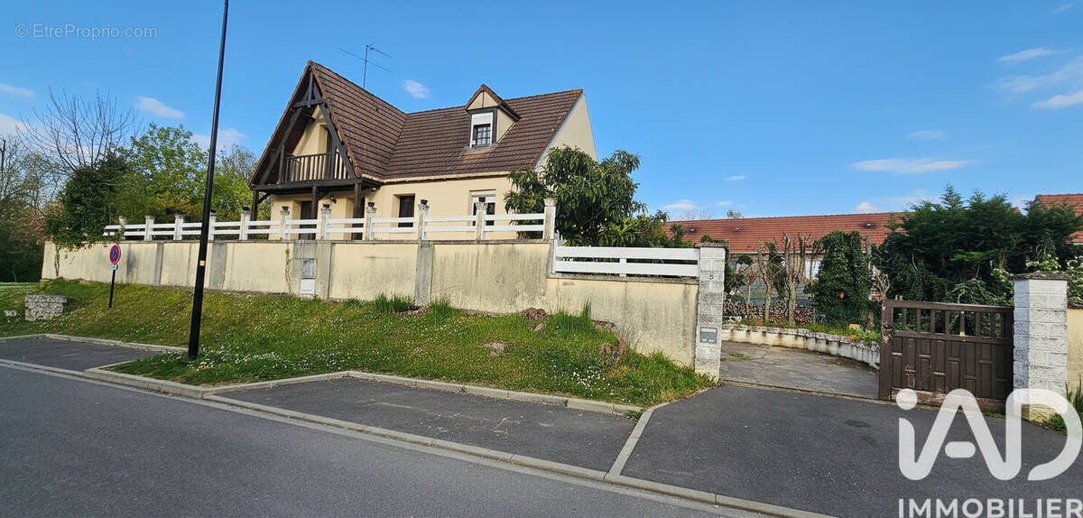 Photo 1 - Maison à MONTEREAU-FAULT-YONNE