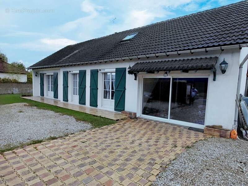 Maison à BRIENON-SUR-ARMANCON