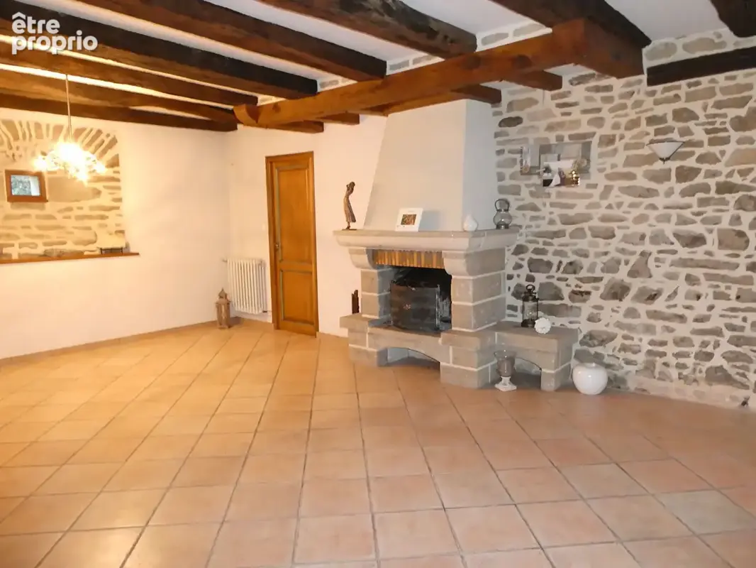 Maison  à la campagne avec double garage et un poulailler de dinde . - photo 3
