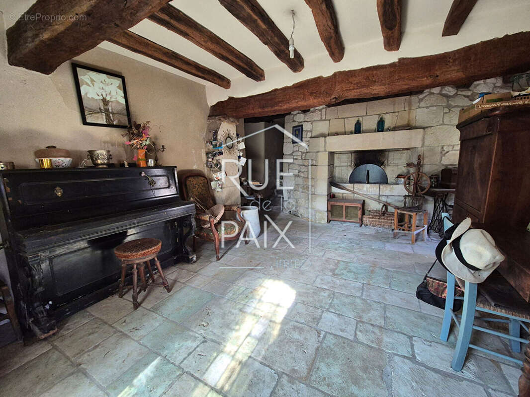 Maison à LES TROIS-MOUTIERS