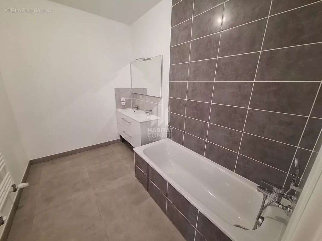 Appartement à BOURGOIN-JALLIEU