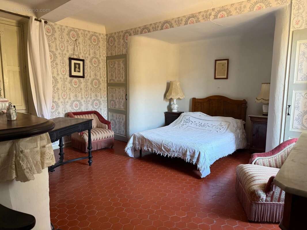 Maison à SAINTE-ANASTASIE-SUR-ISSOLE