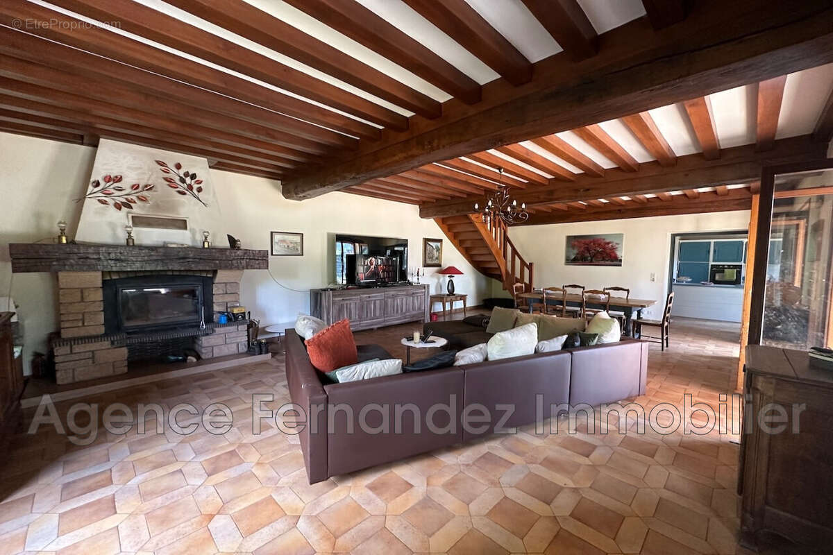 Maison 155 m² à Matour  - photo 7