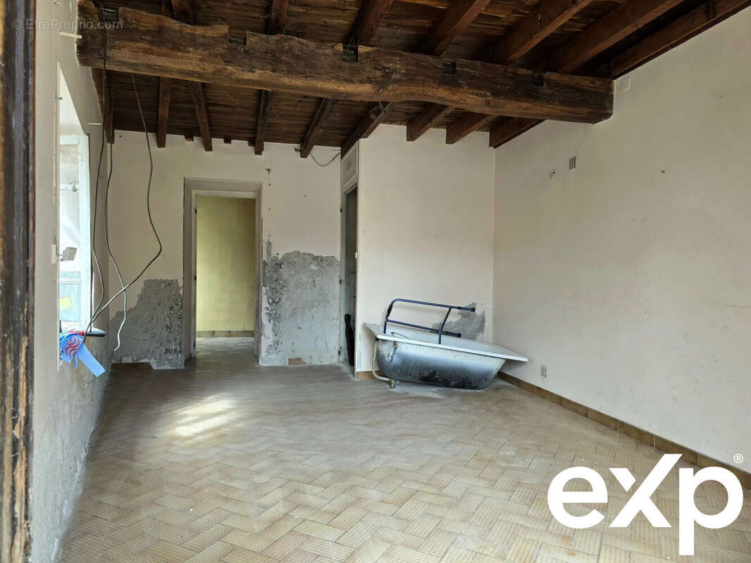 Maison à SAINT-PAUL-LIZONNE