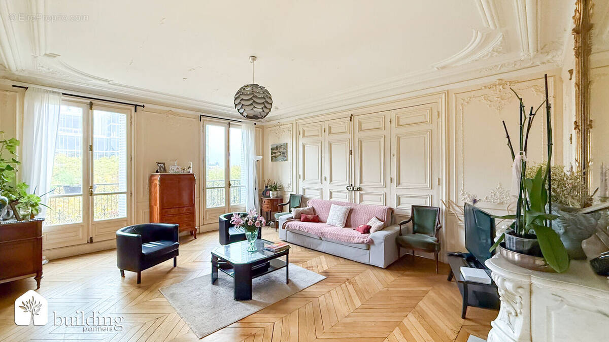 Appartement à PARIS-17E