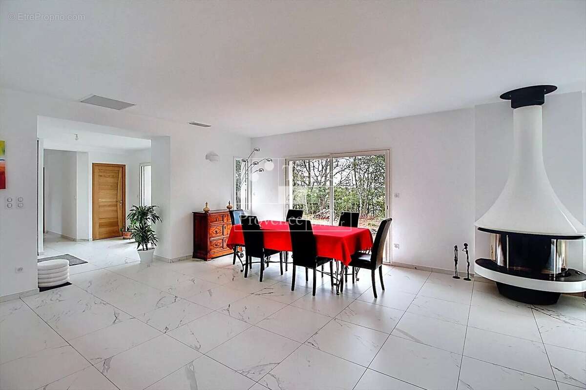 Maison à BAUDINARD-SUR-VERDON