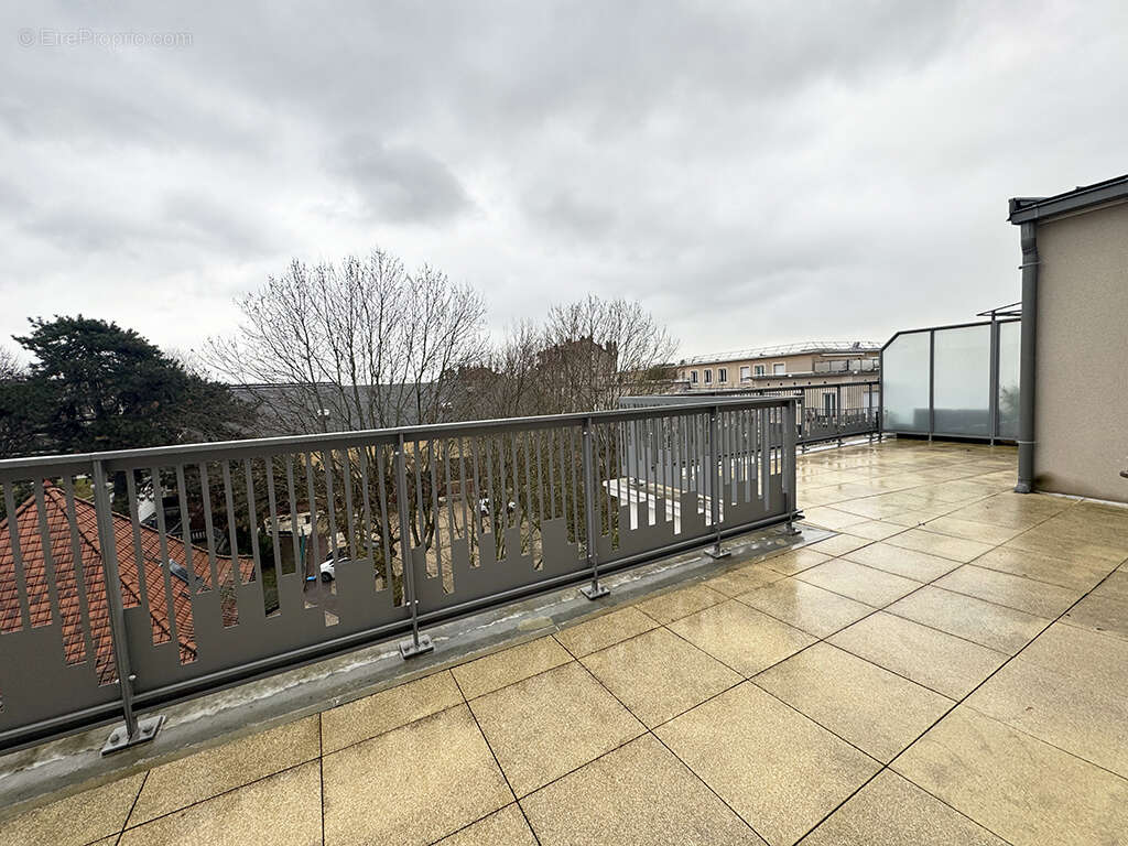 Appartement à NEUILLY-PLAISANCE