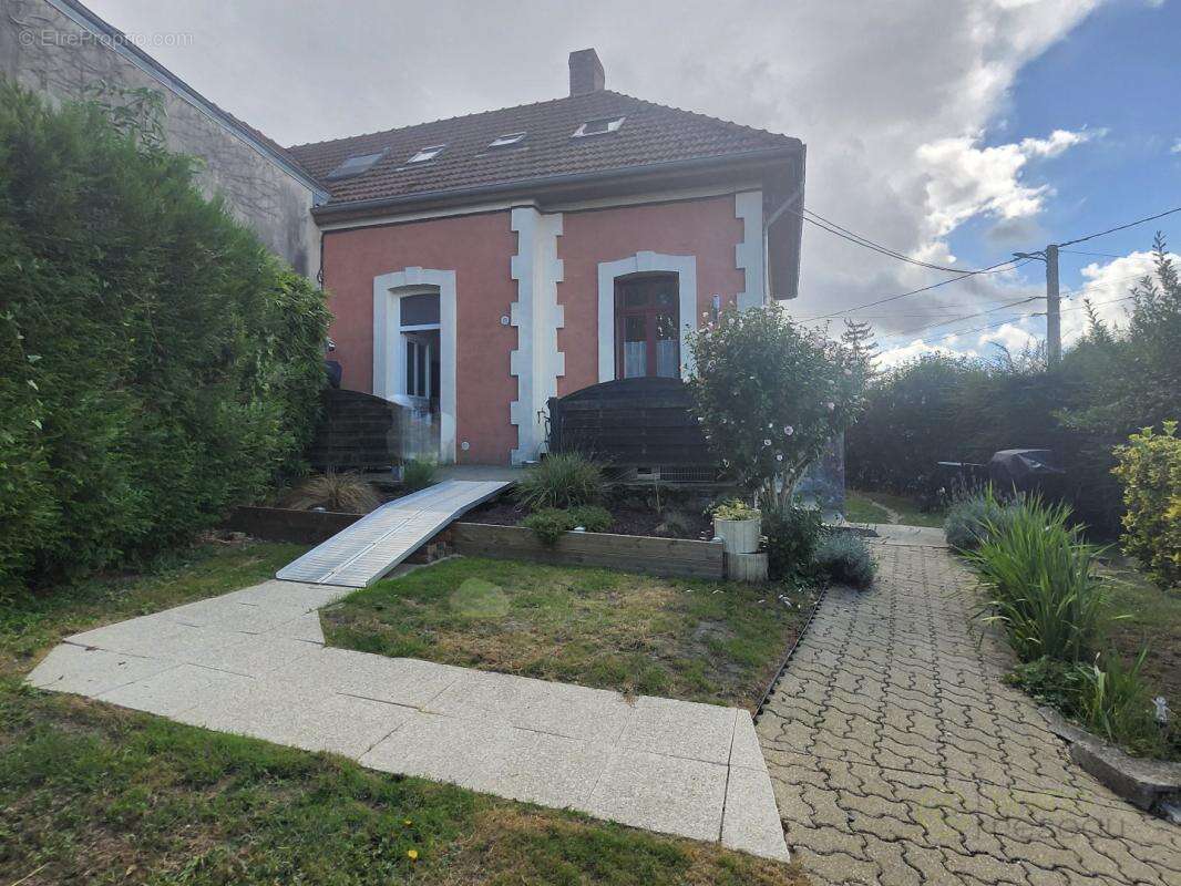 Maison à MARGNY-AUX-CERISES