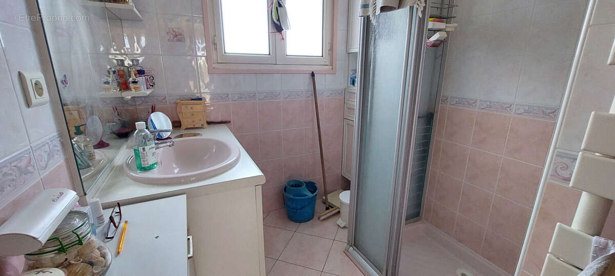 Maison à SAINT-DENIS-LES-BOURG