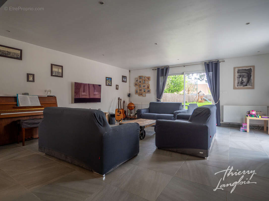 Maison à PERONNE-EN-MELANTOIS