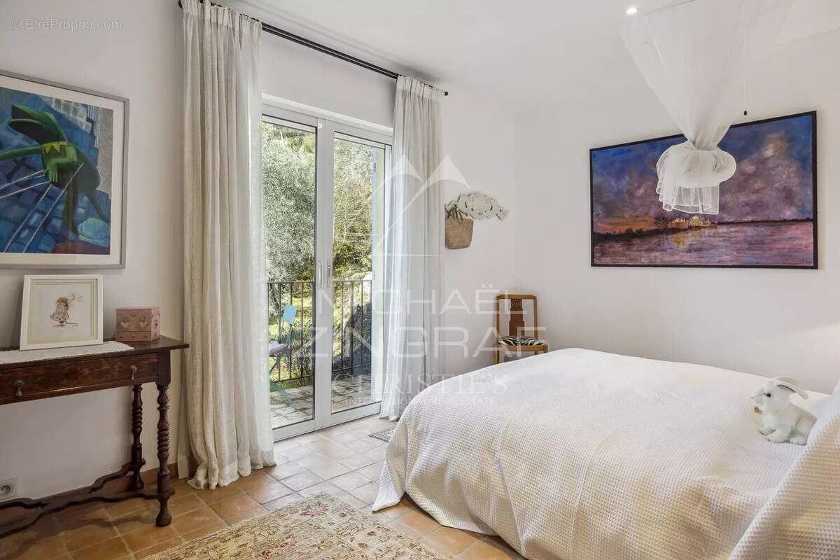 Elegante  Villa position dominante avec vue mer et oliveraie - photo 11