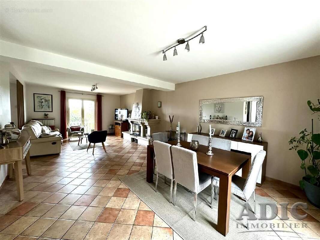 Maison à DAMMARTIN-EN-GOELE