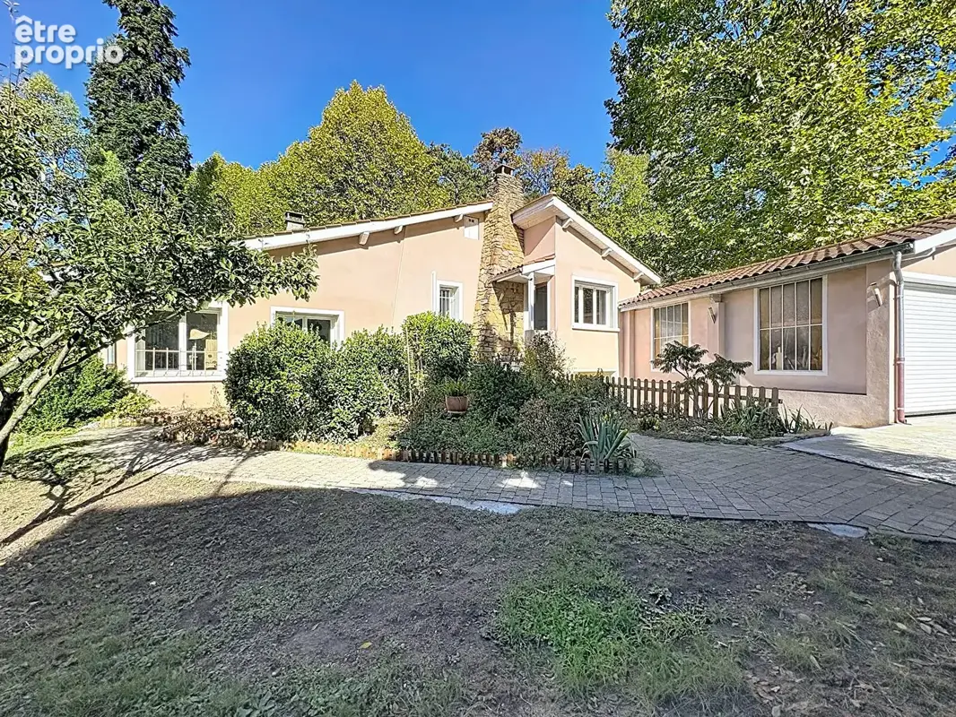 Maison caluire vassieux 157 m² 4 chambres 883 m² de terrrain. - photo 2