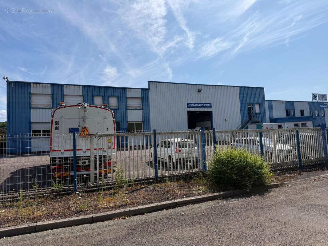 Vente ensemble immobilier industriel de 3 660 m2, sur terrain de 21 181 m2 LURE - photo 2