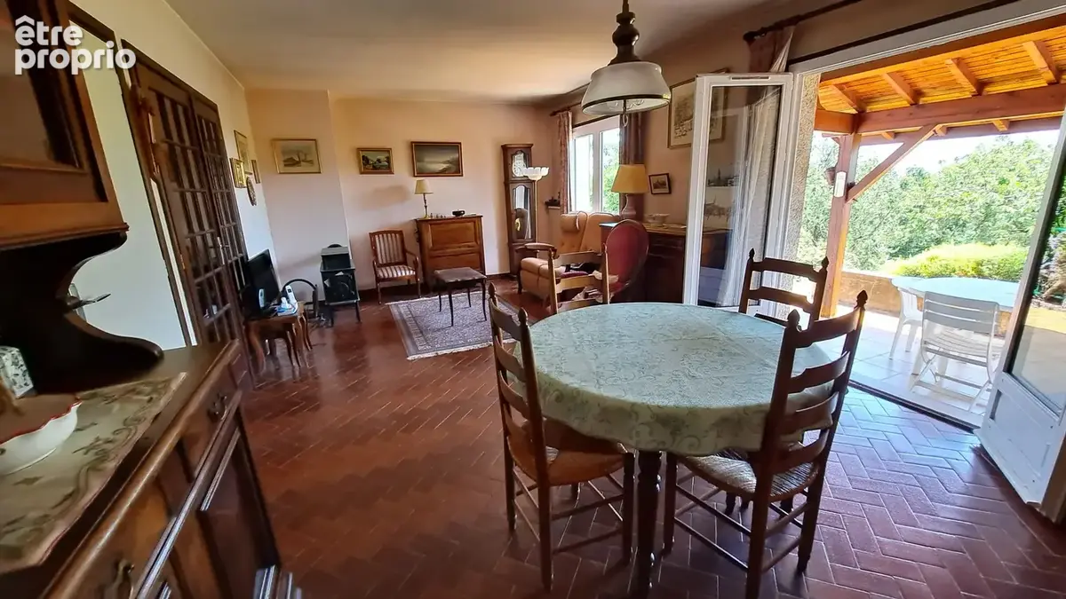 Maison 6 pièces 105 m² à vendre à Vaugneray (69670) - photo 5