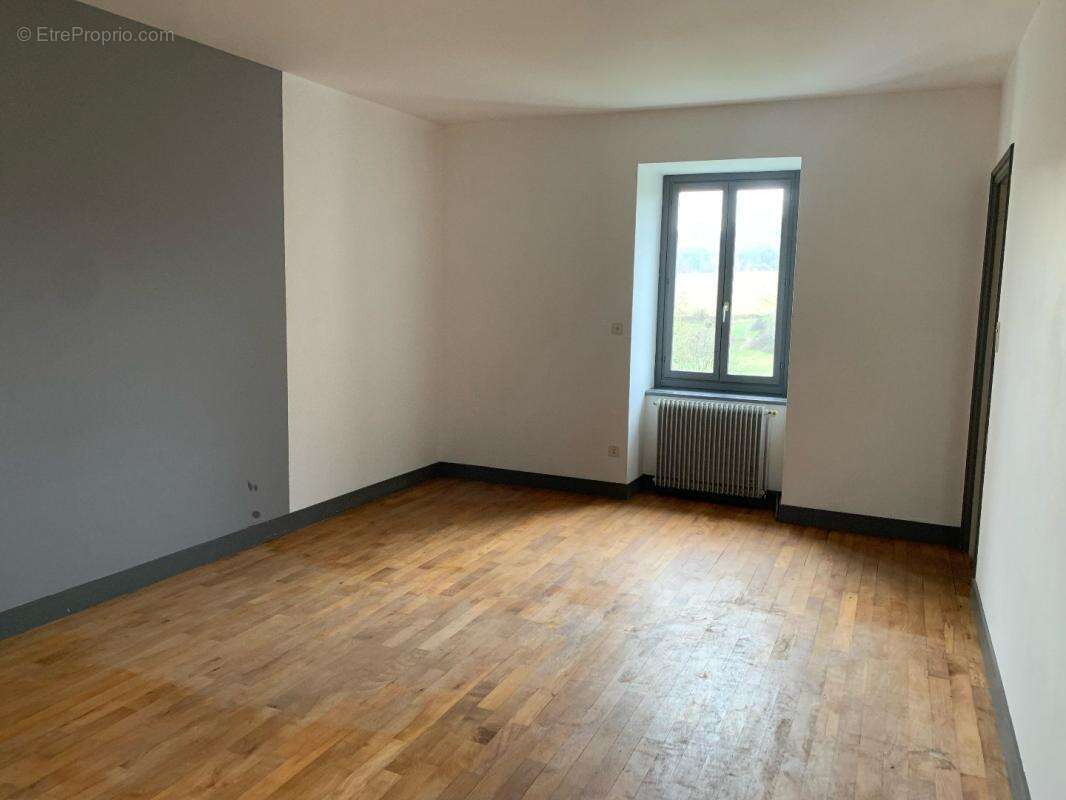 Maison à JUMILHAC-LE-GRAND