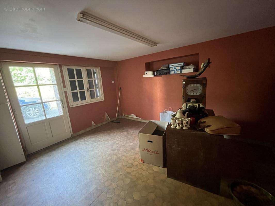 Maison 140 m² à Chabanais  - photo 11