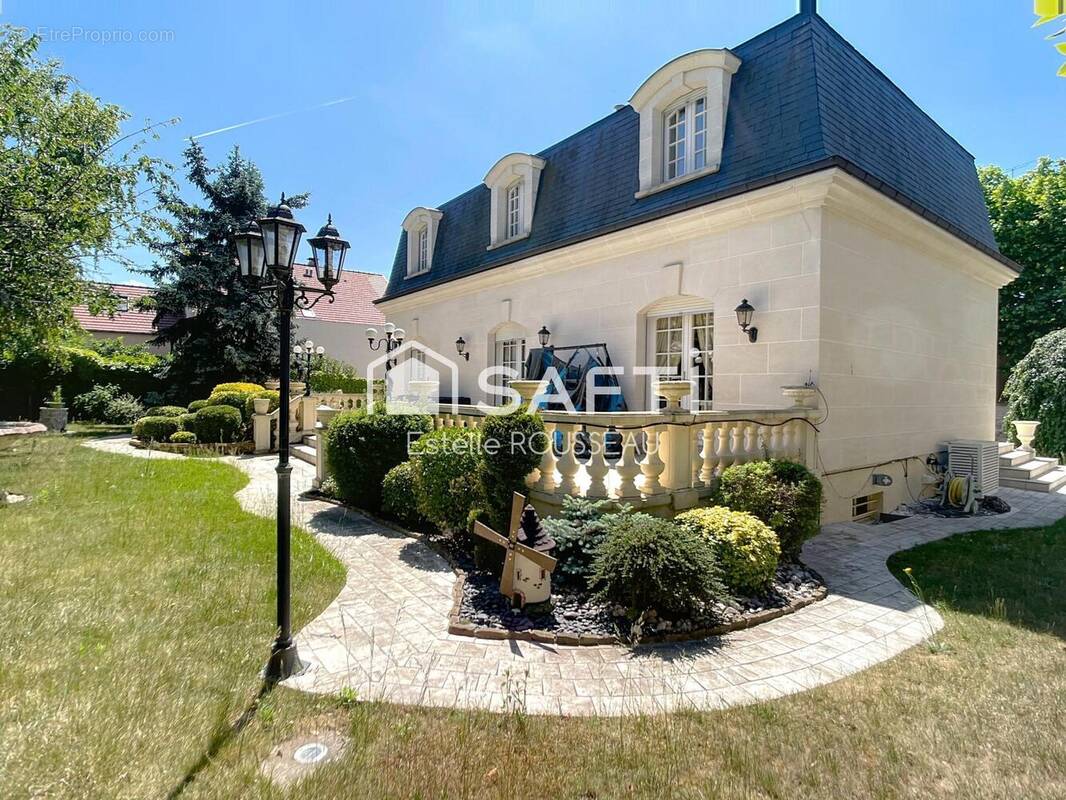 Photo 1 - Maison à SAINT-MAUR-DES-FOSSES