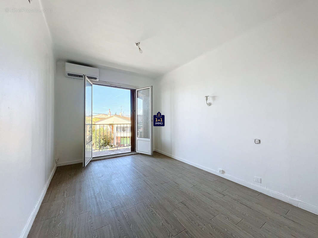 Appartement à LE MUY