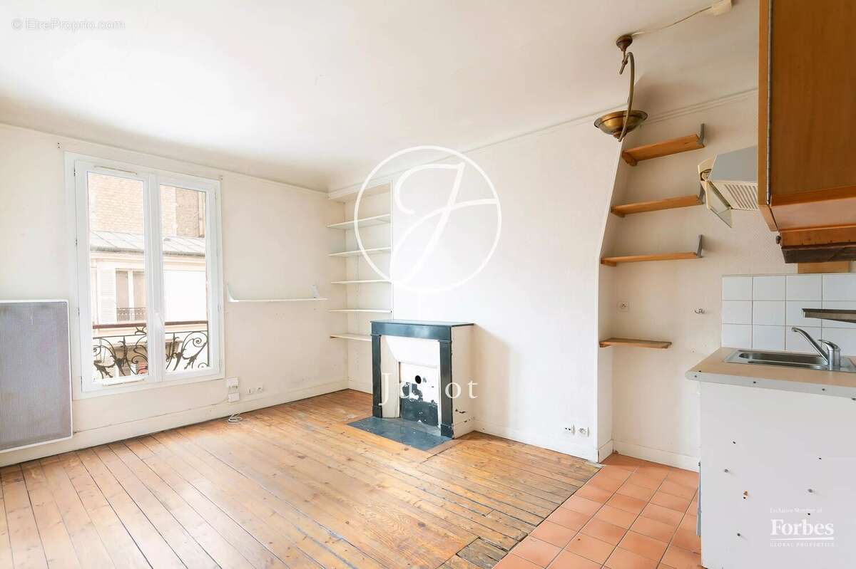 Appartement à PARIS-18E