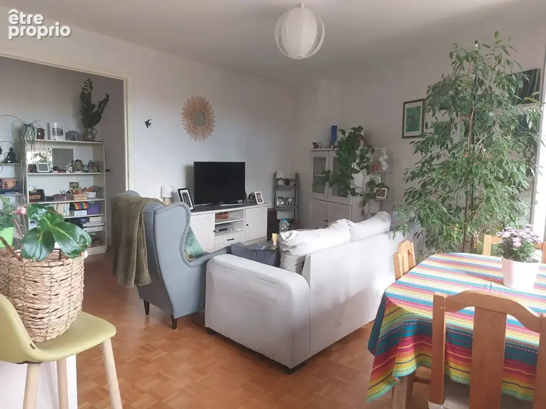 Appartement Bourges 4 pièce(s) 72.50 m2 - photo 3