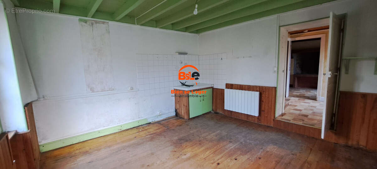 Maison à SAINT-HILAIRE-LA-CROIX